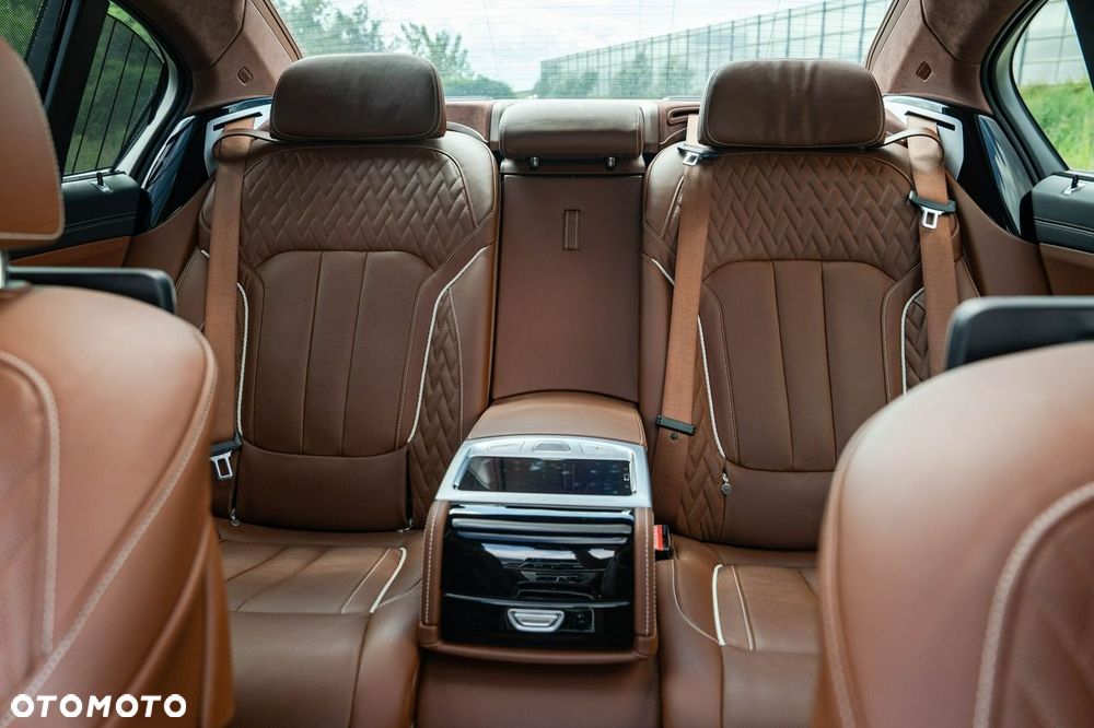 BMW Seria 7 750Ld xDrive - 37