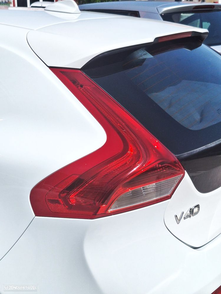 Volvo V40 1.6 D2 Momentum Eco - 6