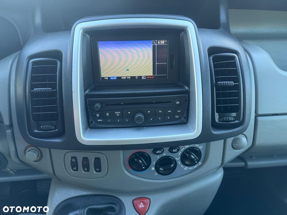 Renault Trafic - 16