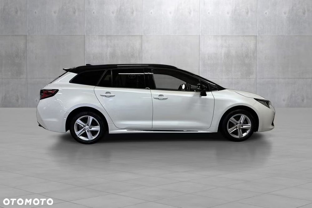 Toyota Corolla 1.8 Hybrid Team Deutschland - 3