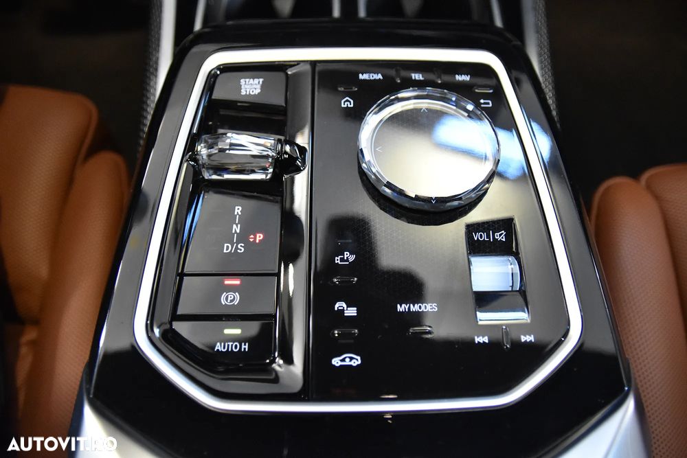 BMW Seria 7 740d xDrive MHEV - 18