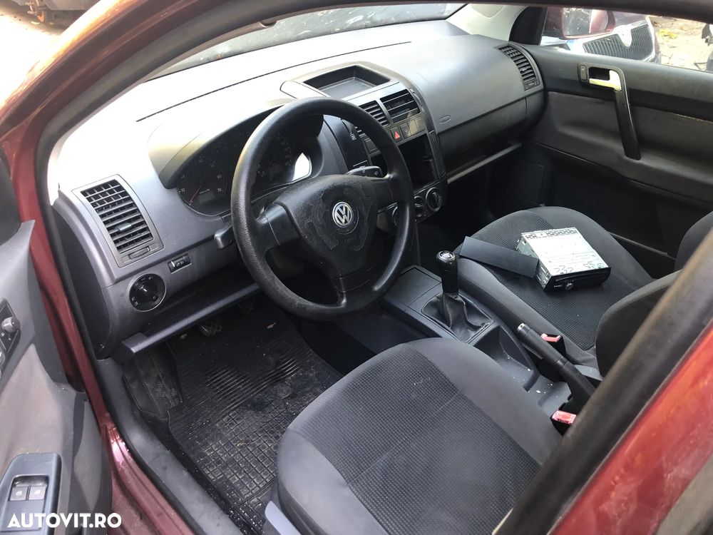 Dezmembrez VW Volkswagen Polo 9N visiniu 1,4 benzina cod BUD 2007 - 6