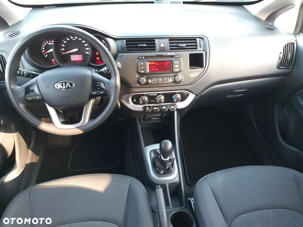 Kia Rio - 17