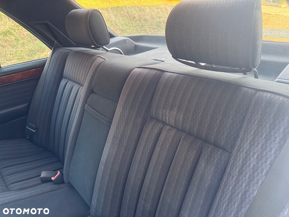 Mercedes-Benz W124 (1984-1993) - 14