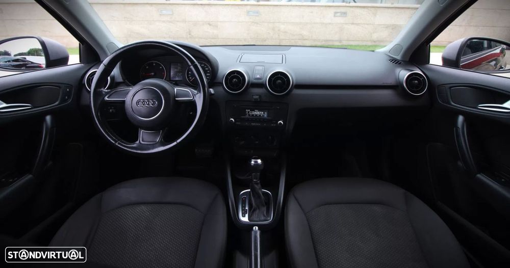Audi A1 1.6 TDI Advance S-Tronic — fotografia 11