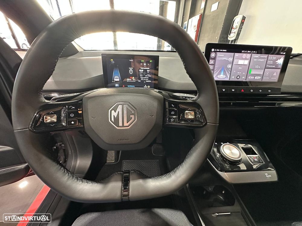 MG MG4 64 kWh Luxury - 40