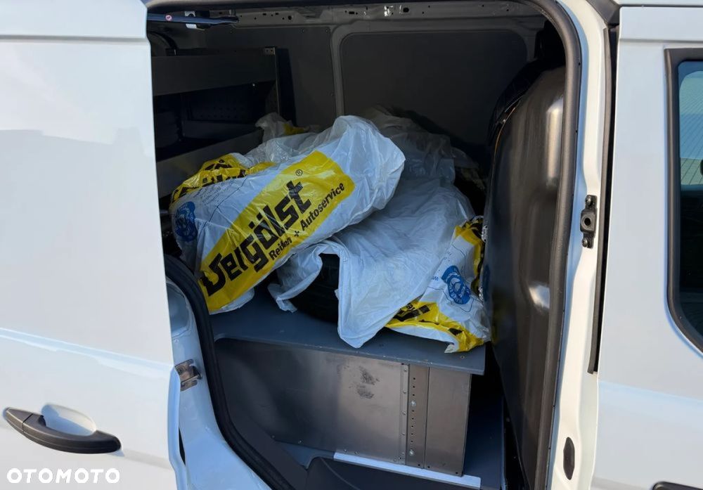 Ford Transit Connect - 22