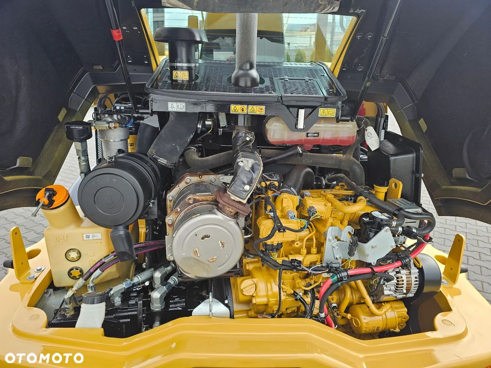 Caterpillar 906 M - 16