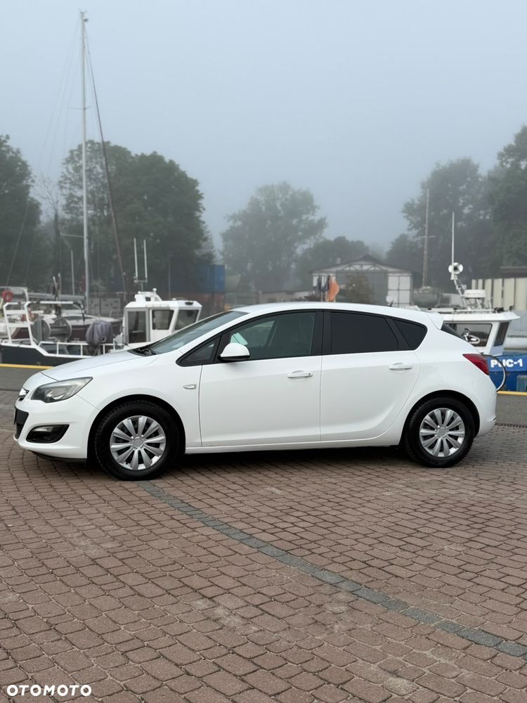 Opel Astra 1.6 CDTI Enjoy - 10