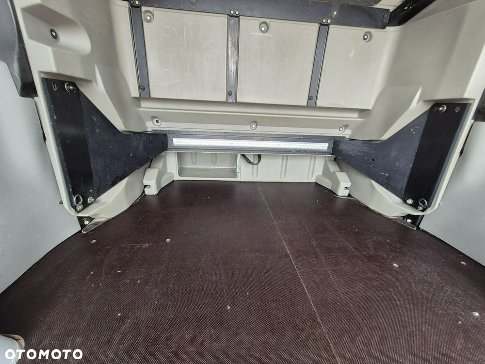 Renault Trafic - 32