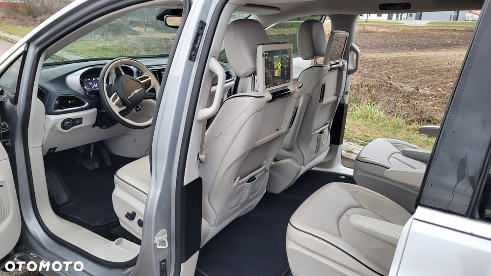 Chrysler Pacifica - 6