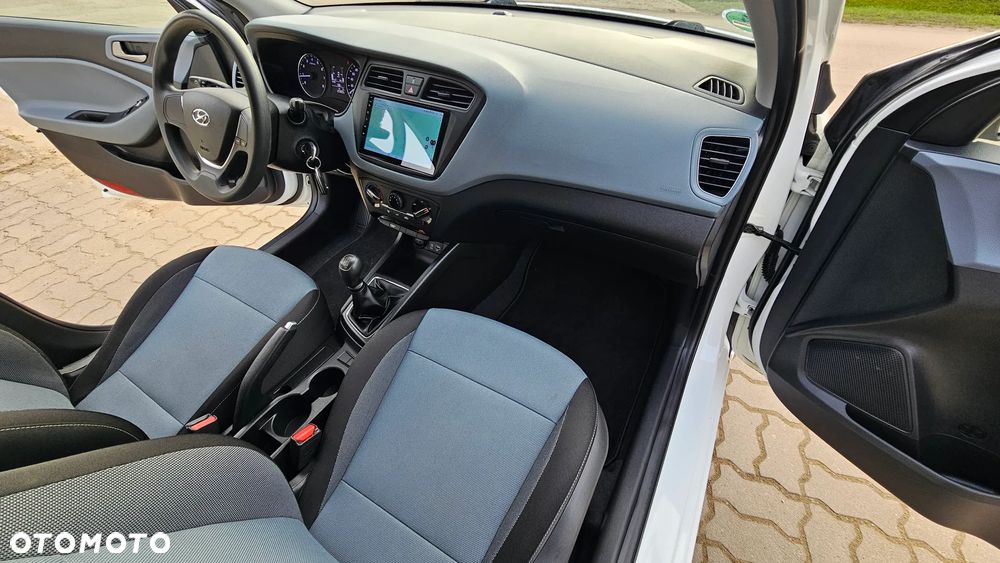 Hyundai i20 1.2 FIFA WM Edition - 15