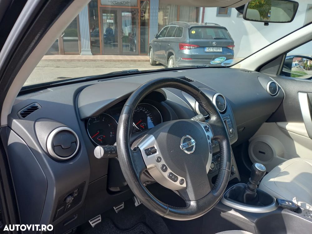 Nissan Qashqai 2.0 dCi DPF tekna - 12