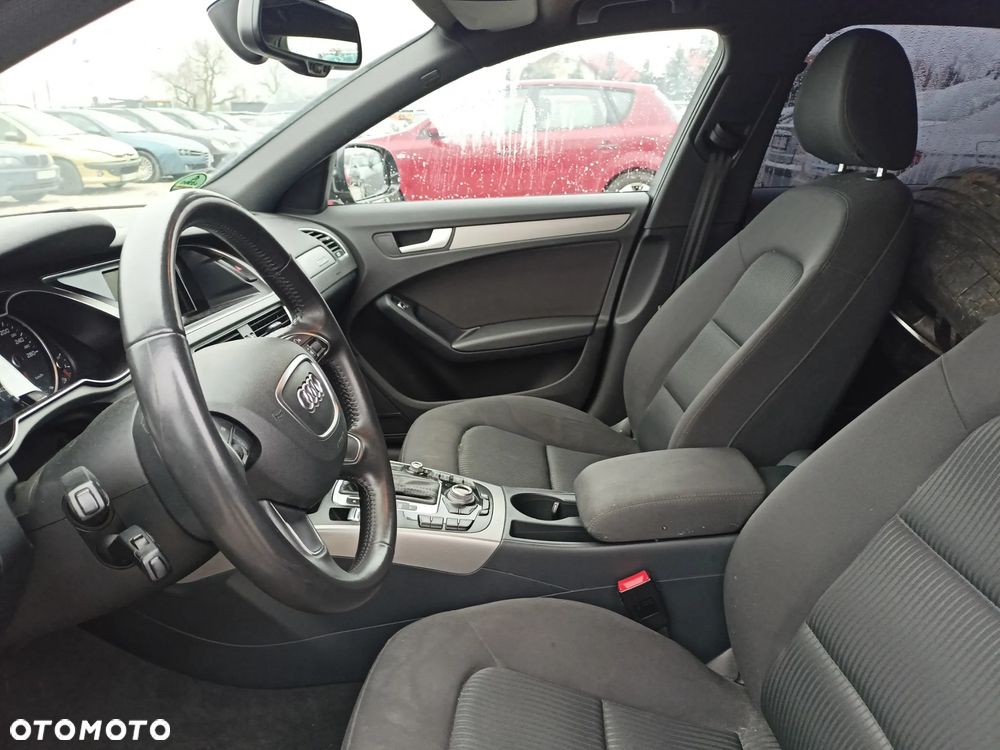 Audi A4 Avant 2.0 TDI DPF quattro S tronic Attraction - 8