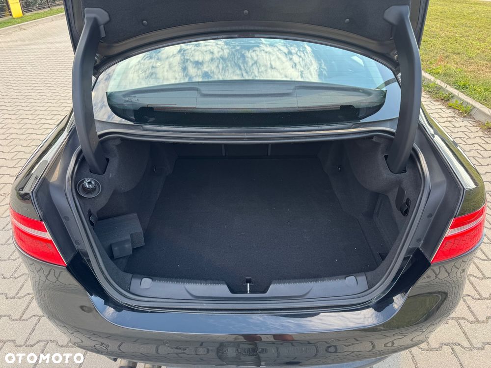 Jaguar XE 2.0 D AWD Prestige - 20