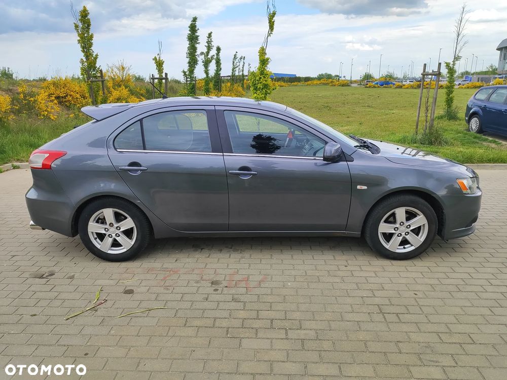 Mitsubishi Lancer 1.8 Invite - 9