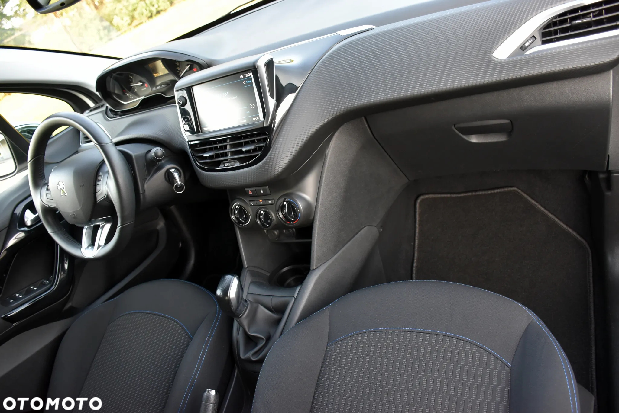 Peugeot 208 - 7