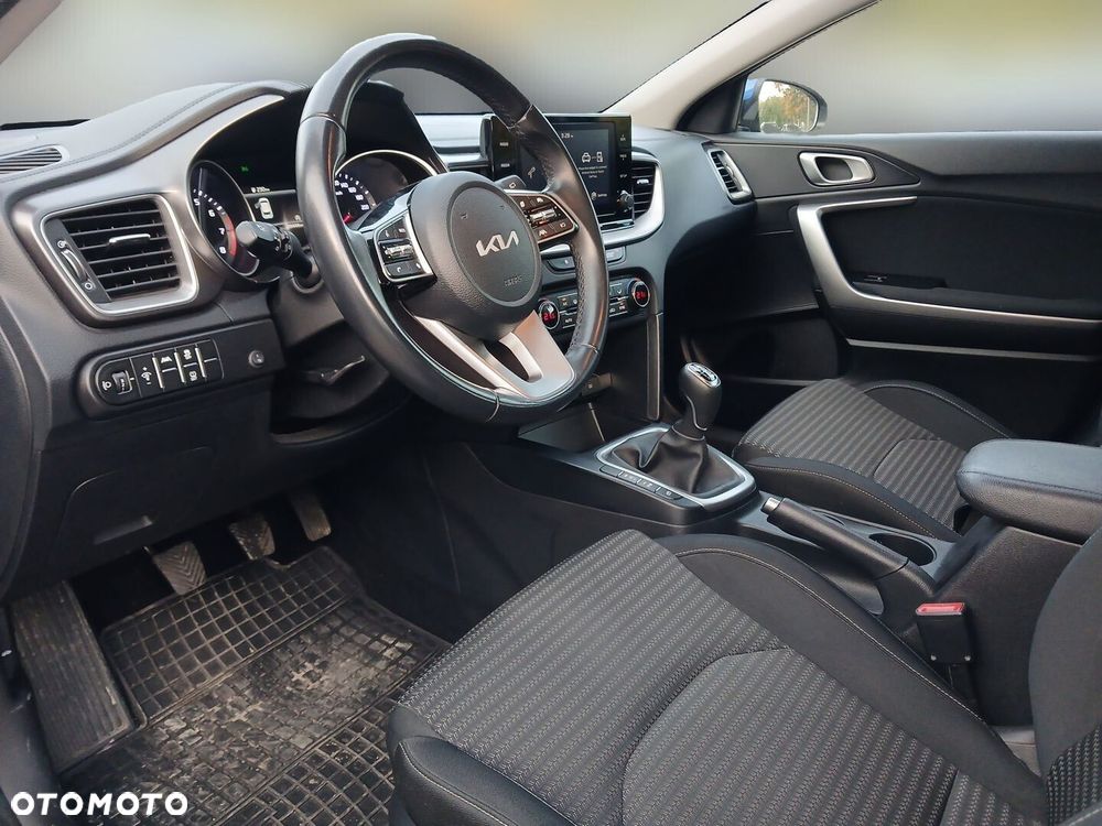 Kia Ceed 1.5 T-GDI M - 11