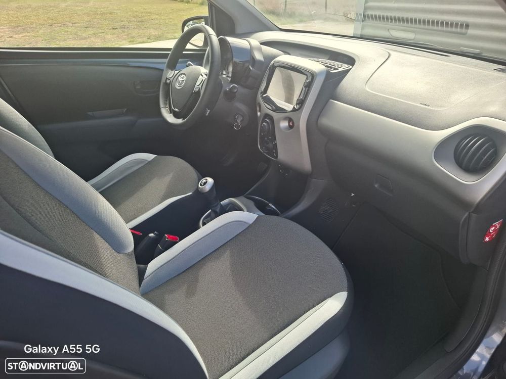 Toyota Aygo 1.0 X-Play Plus+X-Touch - 24