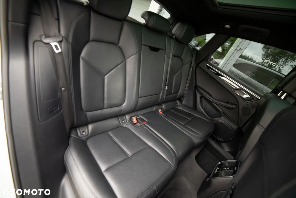 Porsche Macan T - 40
