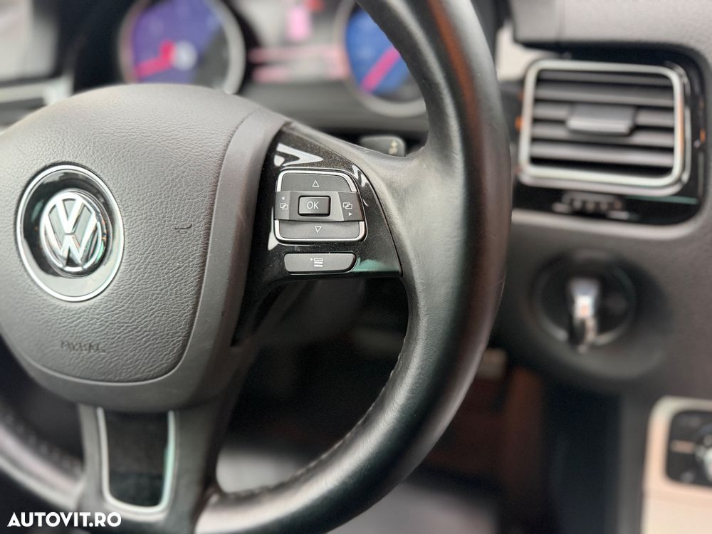Volkswagen Touareg - 28