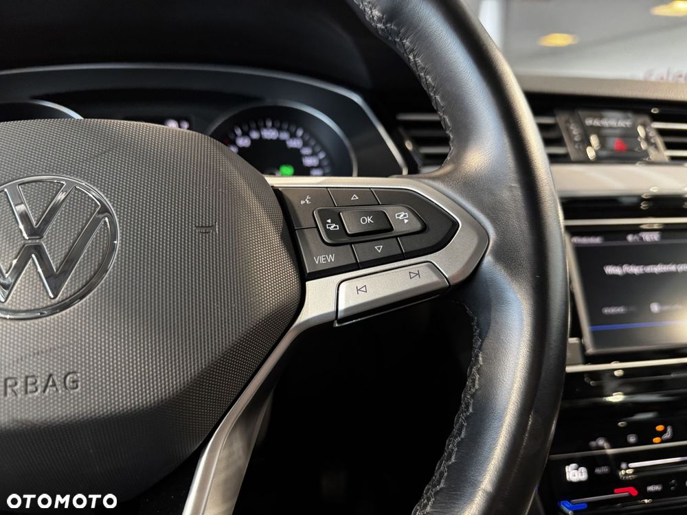 Volkswagen Passat - 22