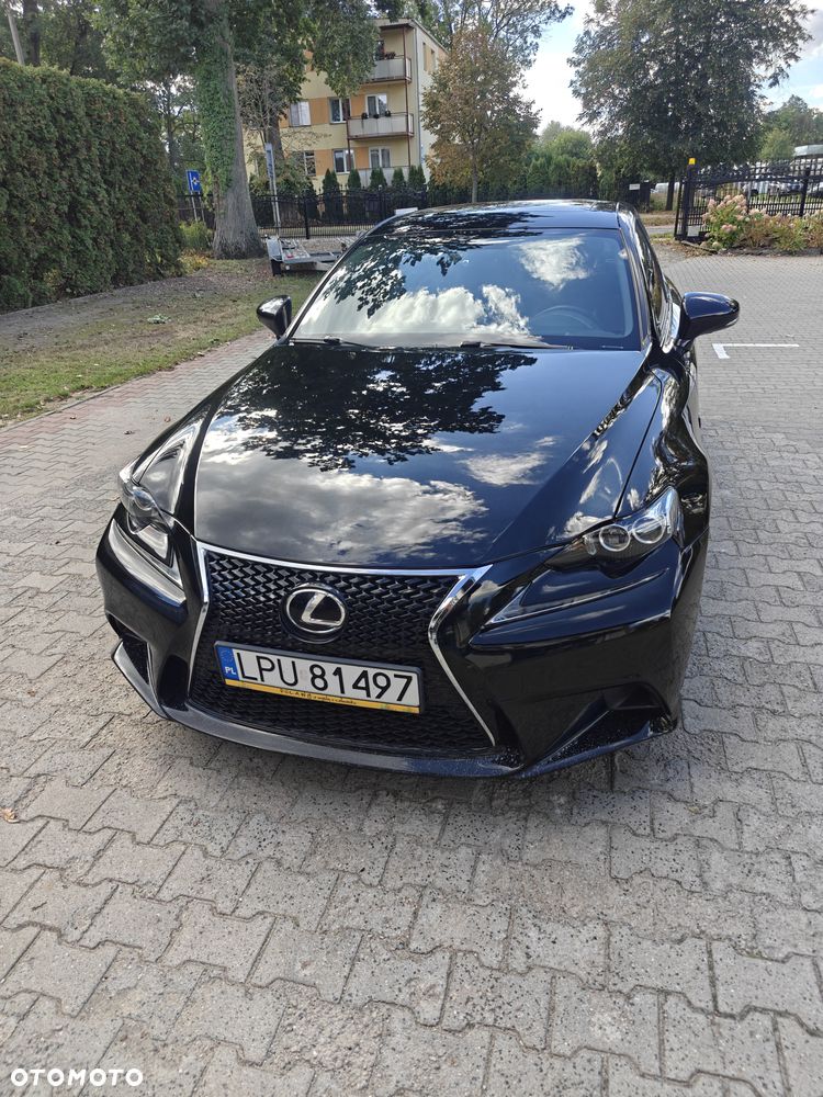 Lexus IS - 7