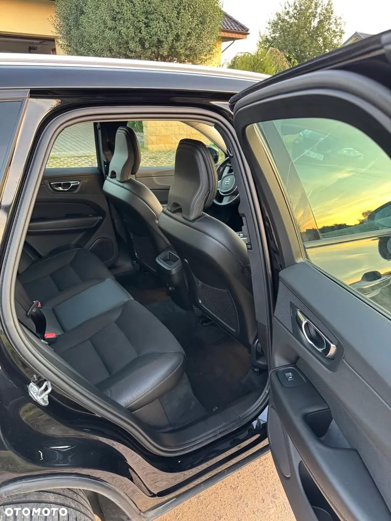 Volvo XC 60 D4 AWD Momentum - 2