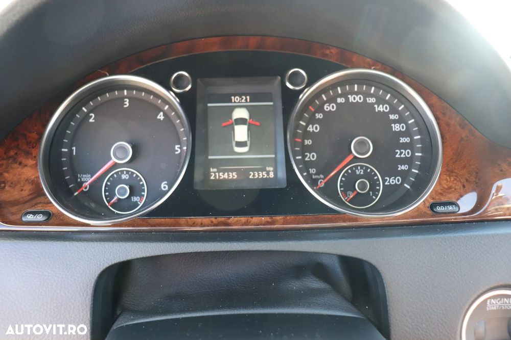 Volkswagen Passat 2.0 TDI DPF Blue TDI DSG Highline - 16