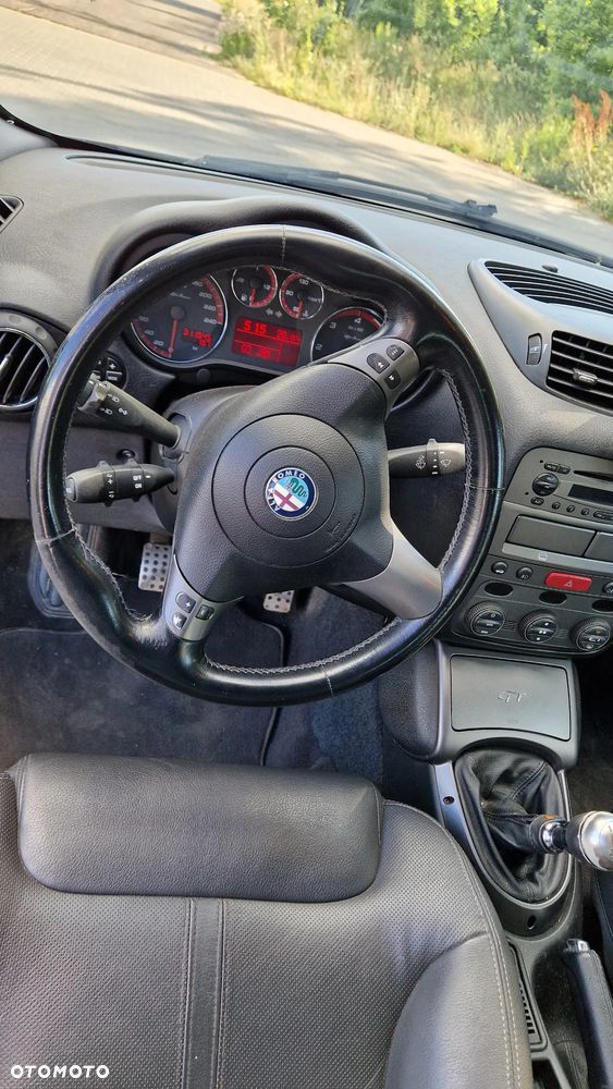 Alfa Romeo GT 1.9JTD 16V Black Line - 20