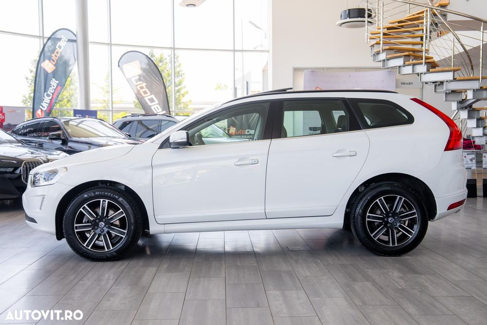 Volvo XC 60 D4 AWD Geartronic Momentum - 8