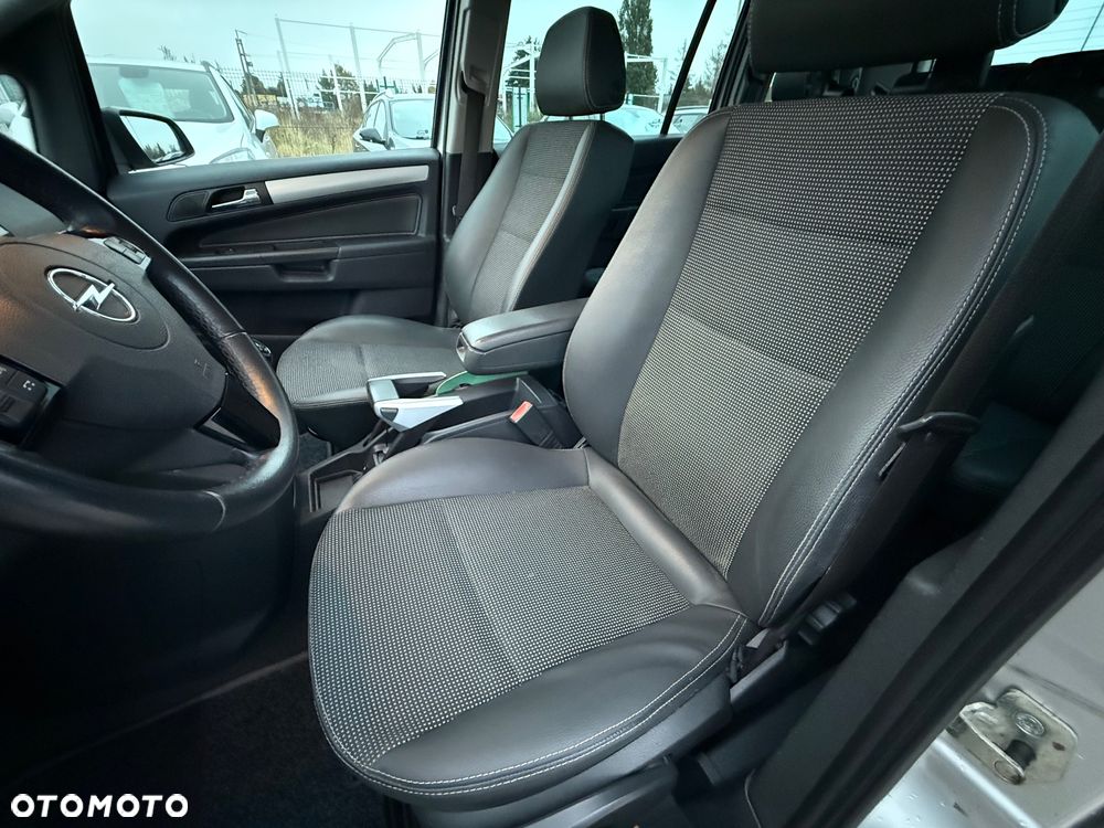 Opel Zafira 1.8 Cosmo - 18