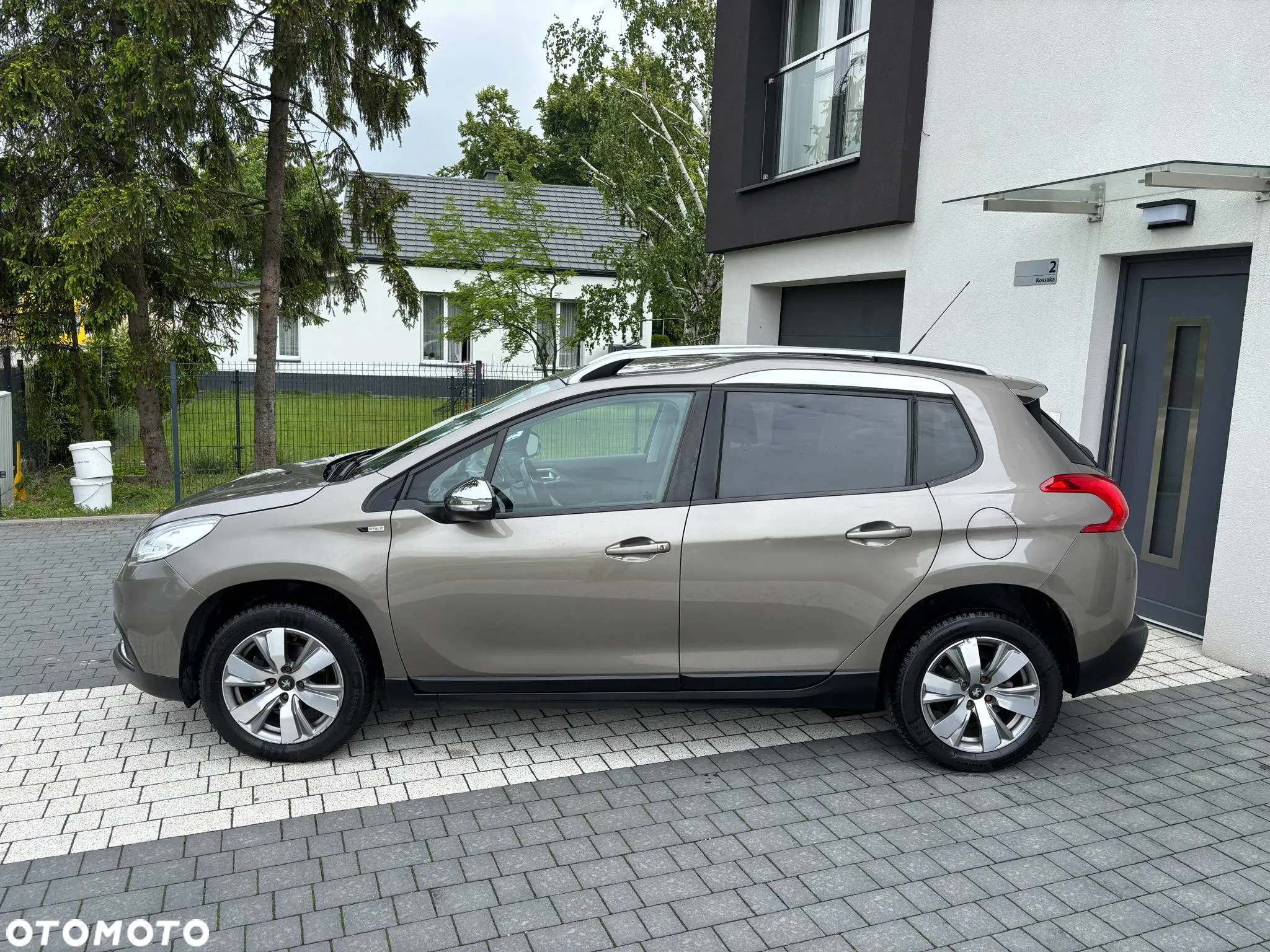 Peugeot 2008 1.6 BlueHDi Style - 12
