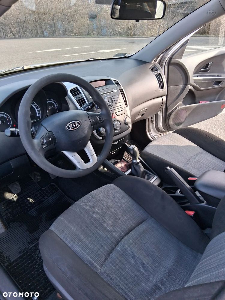 Kia Ceed 1.6 Crdi M - 12