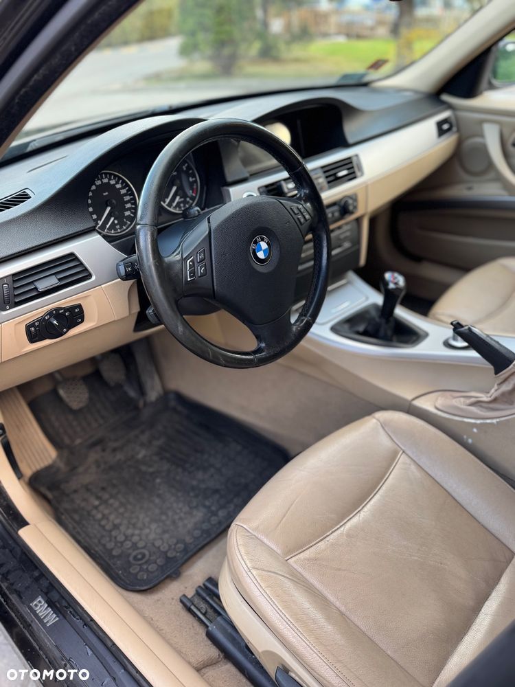 BMW Seria 3 320i - 9