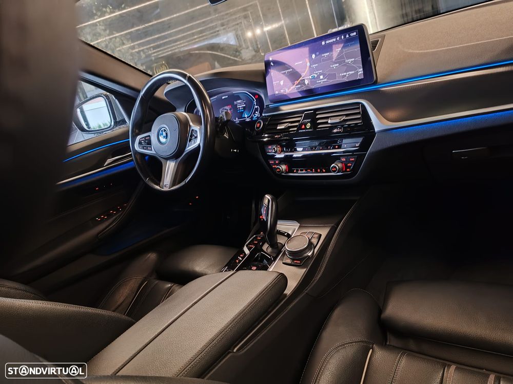 BMW 530 e Pack Desportivo M - 25