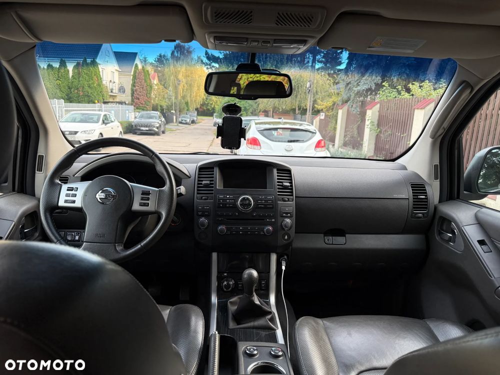 Nissan Pathfinder - 27