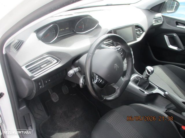 Peugeot 308 SW 1.2 PureTech Active - 8