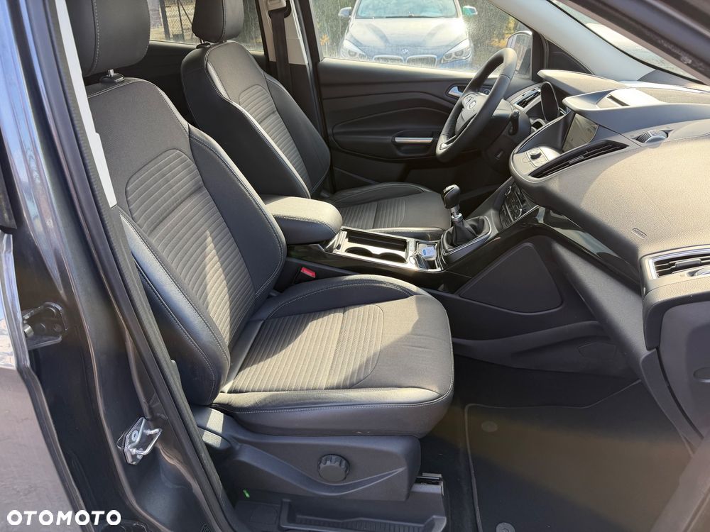 Ford Kuga 1.5 EcoBoost 2x4 Titanium - 31