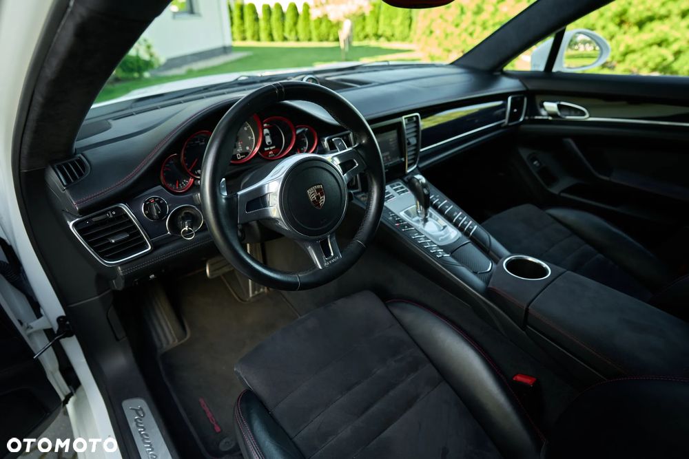 Porsche Panamera GTS - 23