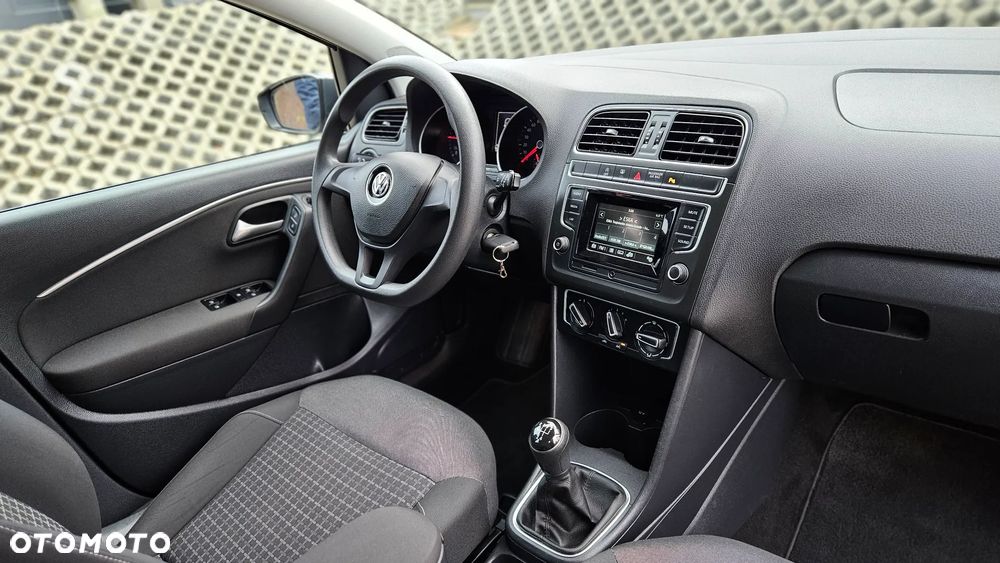 Volkswagen Polo 1.4 TDI (Blue Motion Technology) Comfortline - 39