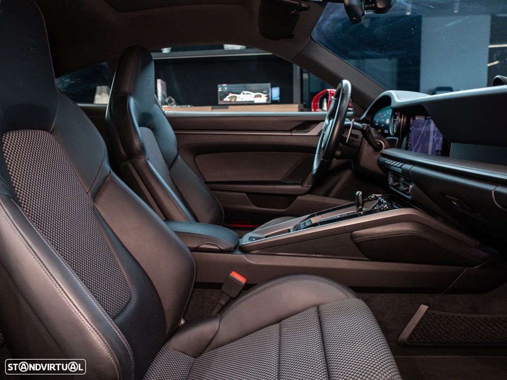 Porsche 911 (992) Carrera 4S PDK - 30