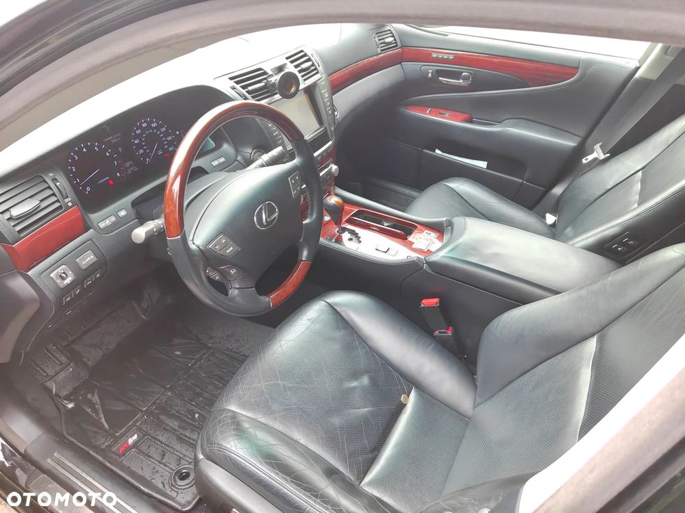 Lexus LS - 35