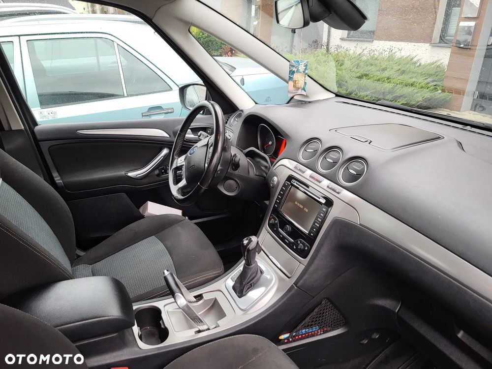 Ford Galaxy - 13