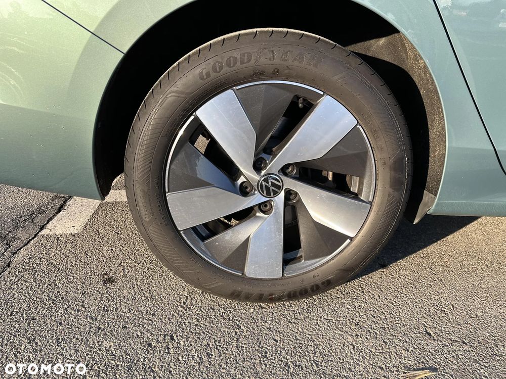 Volkswagen Passat - 18