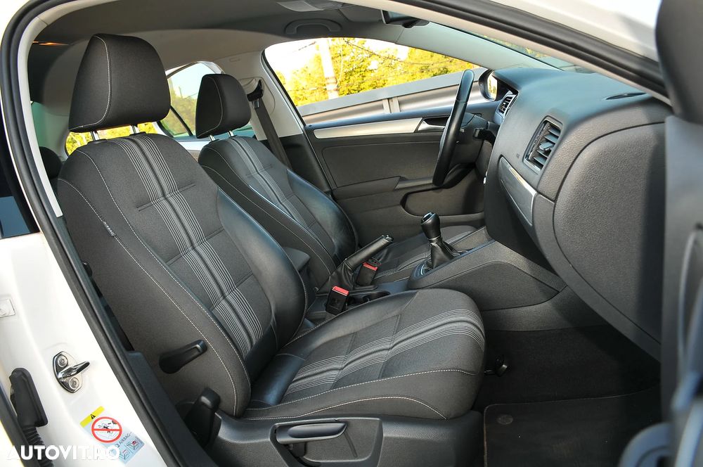 Volkswagen Jetta 1.4 TSI Sportline - 13