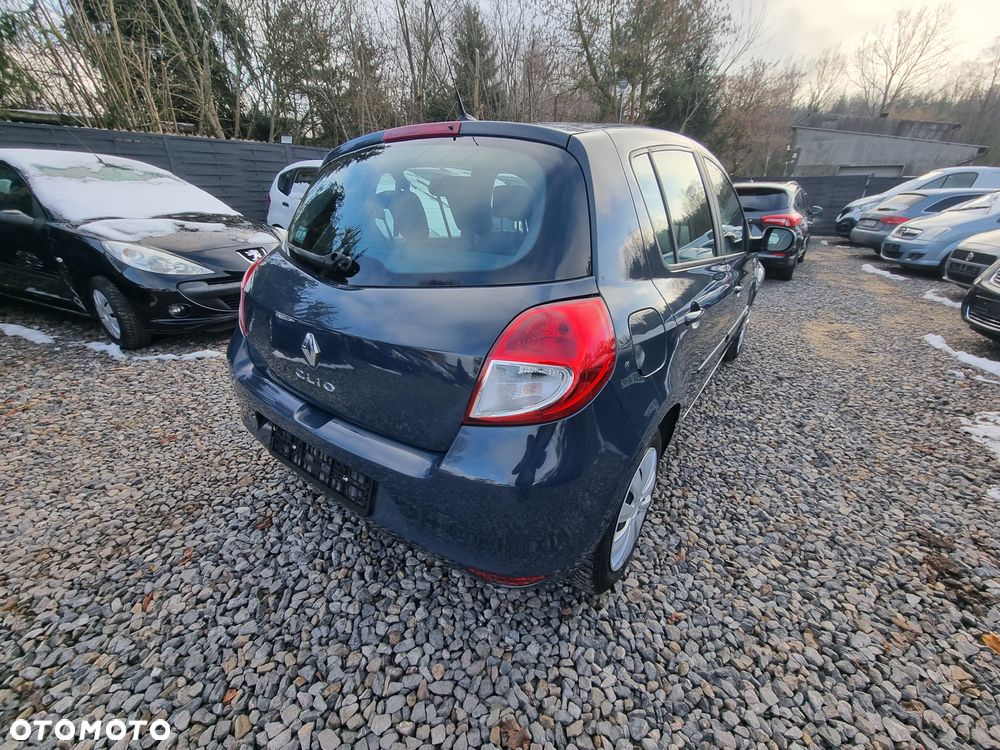 Renault Clio 1.2 16V 75 Yahoo - 4