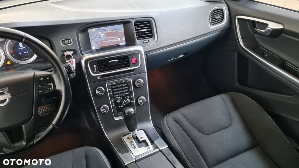 Volvo V60 D5 AWD Geartronic Momentum - 12