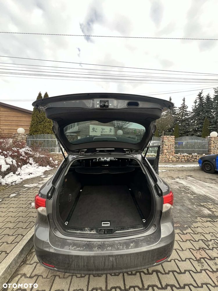 Toyota Avensis 2.0 D-4D Active - 14