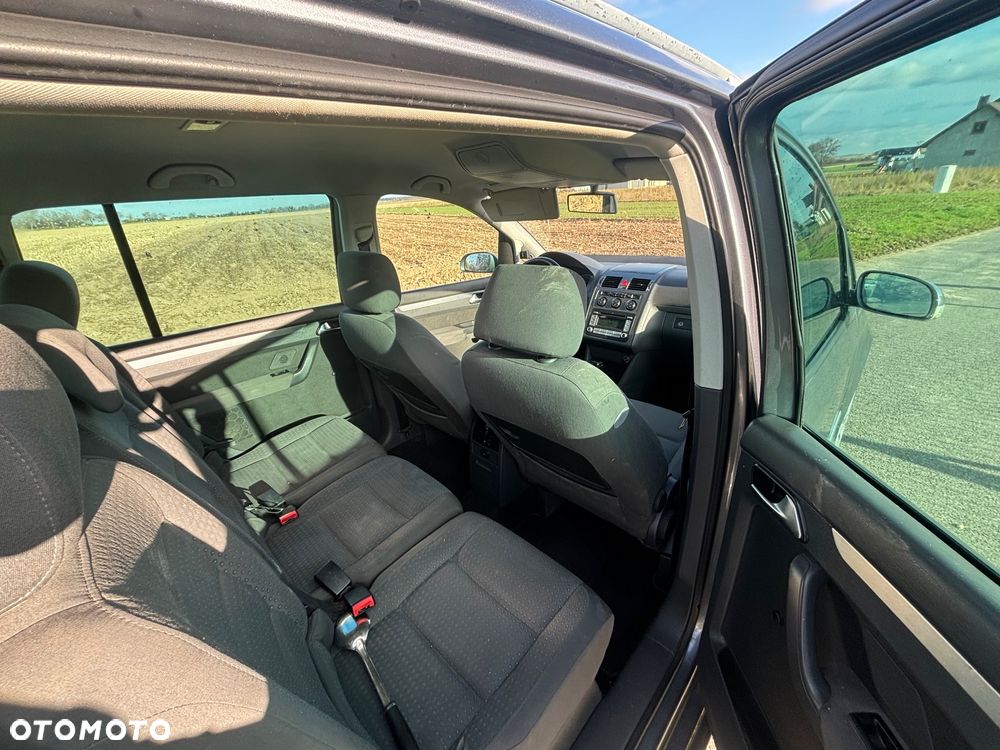 Volkswagen Touran 2.0 TDI DPF Highline DSG - 8